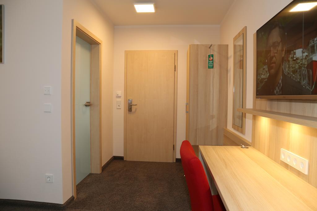 Leidringer Gaestehaus Gmbh Rosenfeld Quarto foto